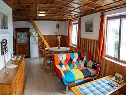 Lovely Apartment in Svinarov Czech Republic near Forest
