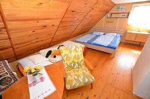 Lovely Apartment in Svinarov Czech Republic near Forest
