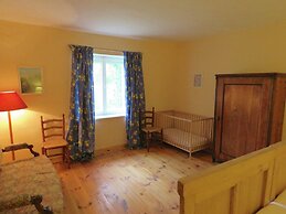 Holiday House Near Forest in Obora