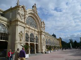Holiday House Near Forest in Obora