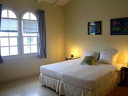 Sea-view Apartment in Mambo Beach Near Seaaquarium