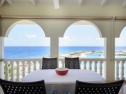 Sea-view Apartment in Mambo Beach Near Seaaquarium