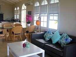 Sea-view Apartment in Mambo Beach Near Seaaquarium