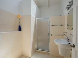 Sea-view Apartment in Mambo Beach Near Seaaquarium