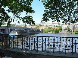 Luxurious Apartment Near River in Cezch Republic