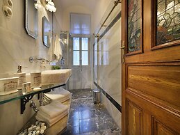 Luxurious Apartment Near River in Cezch Republic