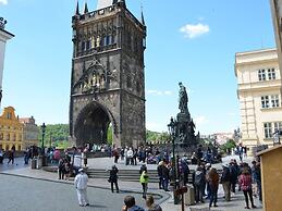 Luxurious Apartment Near River in Cezch Republic