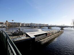 Luxurious Apartment Near River in Cezch Republic