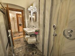 Luxurious Apartment Near River in Cezch Republic