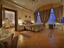 Luxurious Apartment Near River in Cezch Republic