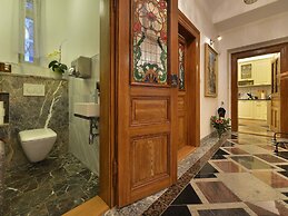 Unique Apartment in Praha Near River Vltava