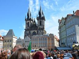 Unique Apartment in Praha Near River Vltava