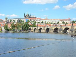 Unique Apartment in Praha Near River Vltava