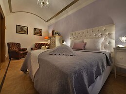 Unique Apartment in Praha Near River Vltava