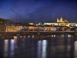 Unique Apartment in Praha Near River Vltava