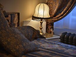 Unique Apartment in Praha Near River Vltava