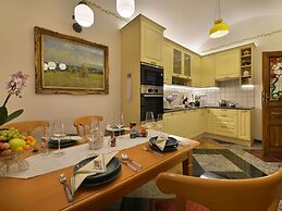 Unique Apartment in Praha Near River Vltava
