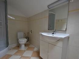 Spacious Holiday Home in Zlata Olesnice