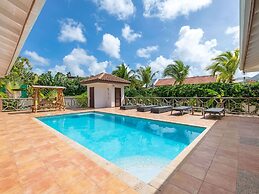 Villa in Jan Thiel With Pool