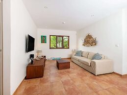 Villa in Jan Thiel With Pool