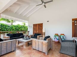 Villa in Jan Thiel With Pool