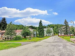 Modern Holiday Home in Cerny Dul With Garden