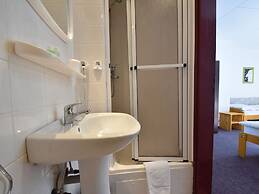 Cozy Chalet in Dolni Brusnice With Swimming Pool