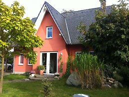 Quiet Holiday Home in Fliemstorf Germany near Beach