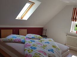 Quiet Holiday Home in Fliemstorf Germany near Beach