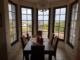 Spacious Villa With Private Swimming Pool