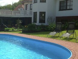 Spacious Villa With Private Swimming Pool