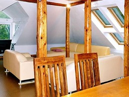 Apartment in a Villa With Park in Grossschirma