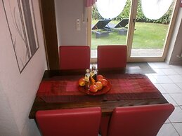 Modern Holiday Apartment With Large Garden Near the River Moselle