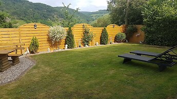 Modern Holiday Apartment With Large Garden Near the River Moselle