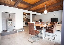 Stylish Holiday Home near Winterberg with Private Sauna House, Terrace
