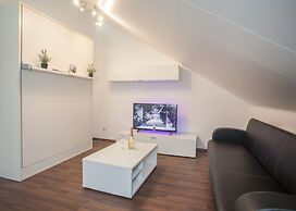 Stylish Holiday Home near Winterberg with Private Sauna House, Terrace