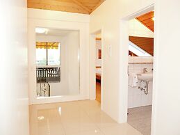 Boutique Apartment With Balcony