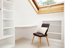 Boutique Apartment With Balcony