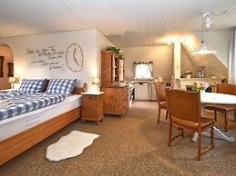 Holiday Home With Garden in Weissenbrunn