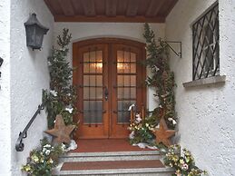 Holiday Home With Garden in Weissenbrunn