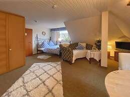 Holiday Home With Garden in Weissenbrunn