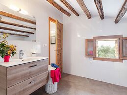 Belvilla by OYO Masia Vinaixa