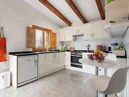 Belvilla by OYO Masia Vinaixa