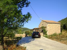 Belvilla by OYO Masia Vinaixa