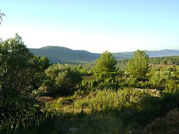 Belvilla by OYO Masia Vinaixa