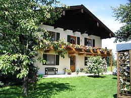 Spacious 4 Person Holiday Home near Chiemsee