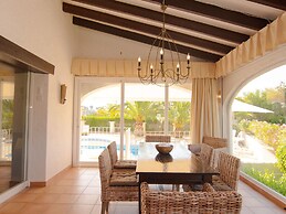 Belvilla by OYO Mil Flores