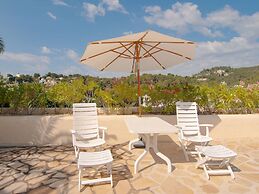 Belvilla by OYO Mil Flores