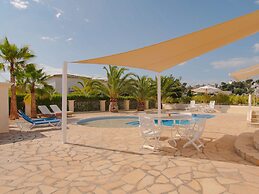 Belvilla by OYO Mil Flores