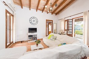 Rustic House in Tramuntana With Salt Pool